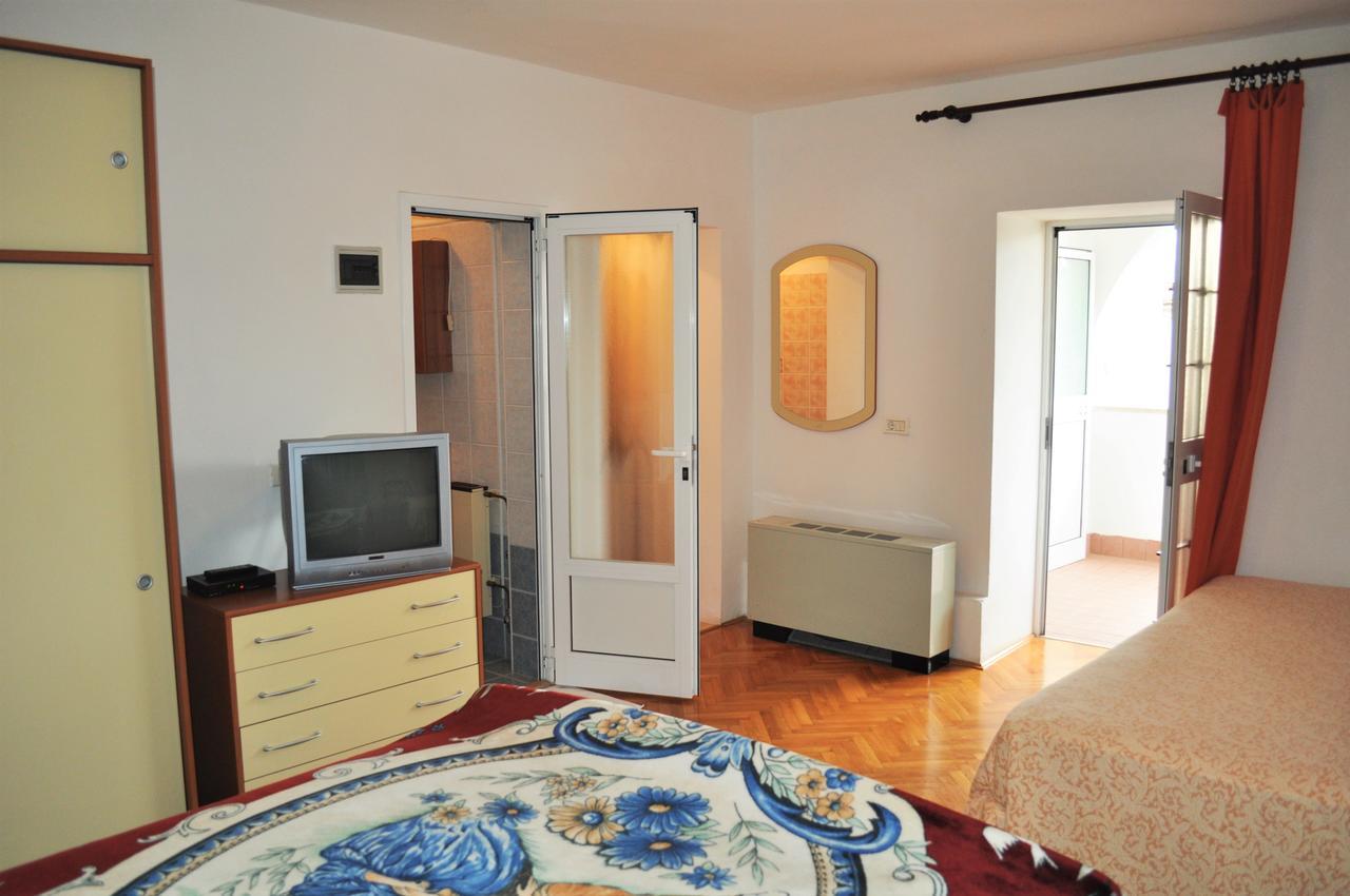 Tri Srca Apartments & Rooms Фунтана Екстериор снимка