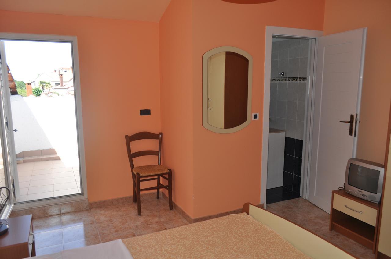 Tri Srca Apartments & Rooms Фунтана Екстериор снимка